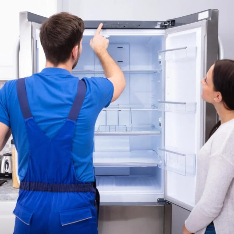 tủ lạnh bị nóng bên ngoài có sao không